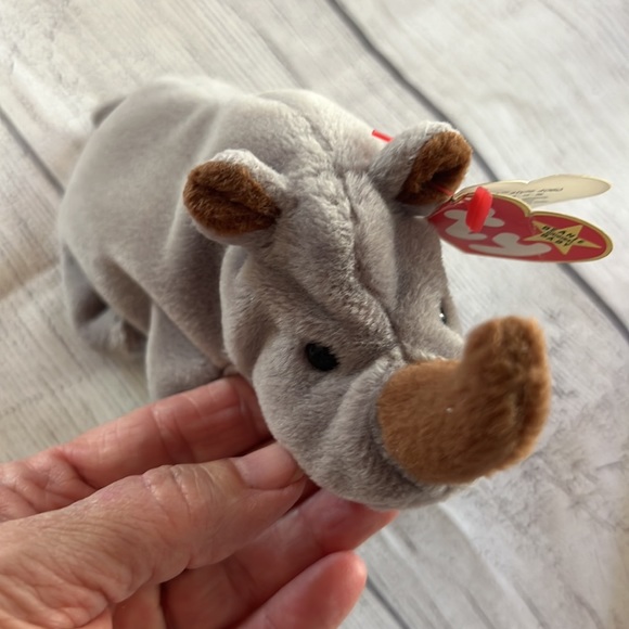 ⭐️HP!⭐️ NWT Ty Beanie Baby “Spike”‘ the rhino. PVC roller filling. 1996. - Picture 13 of 13
